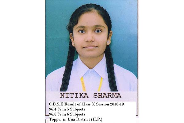 Nitika Sharma from MVM Daulatpur Chowk has qualified NEET EXAM by getting marks 605/720.